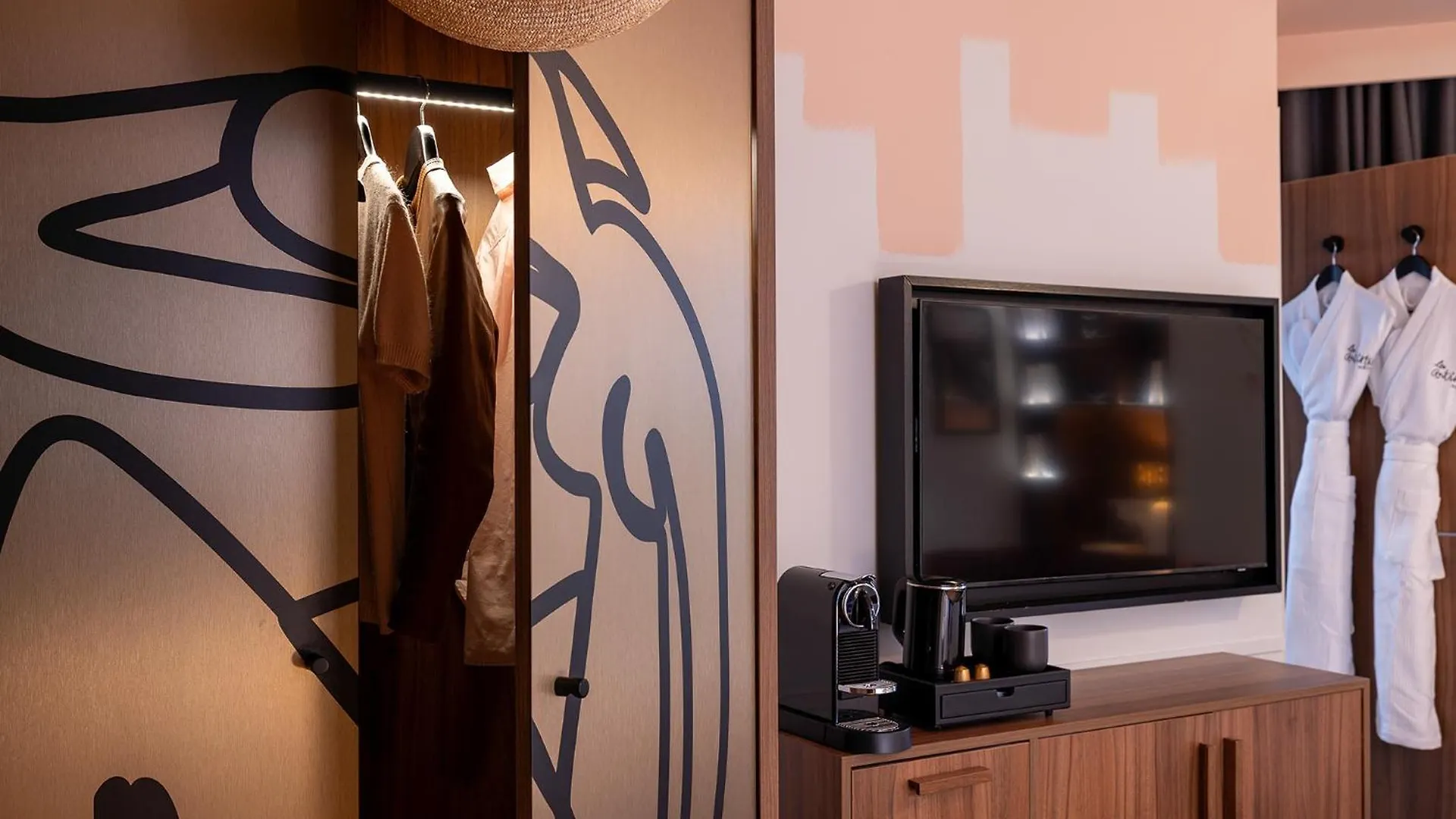 Hotel Les Artistes Parigi